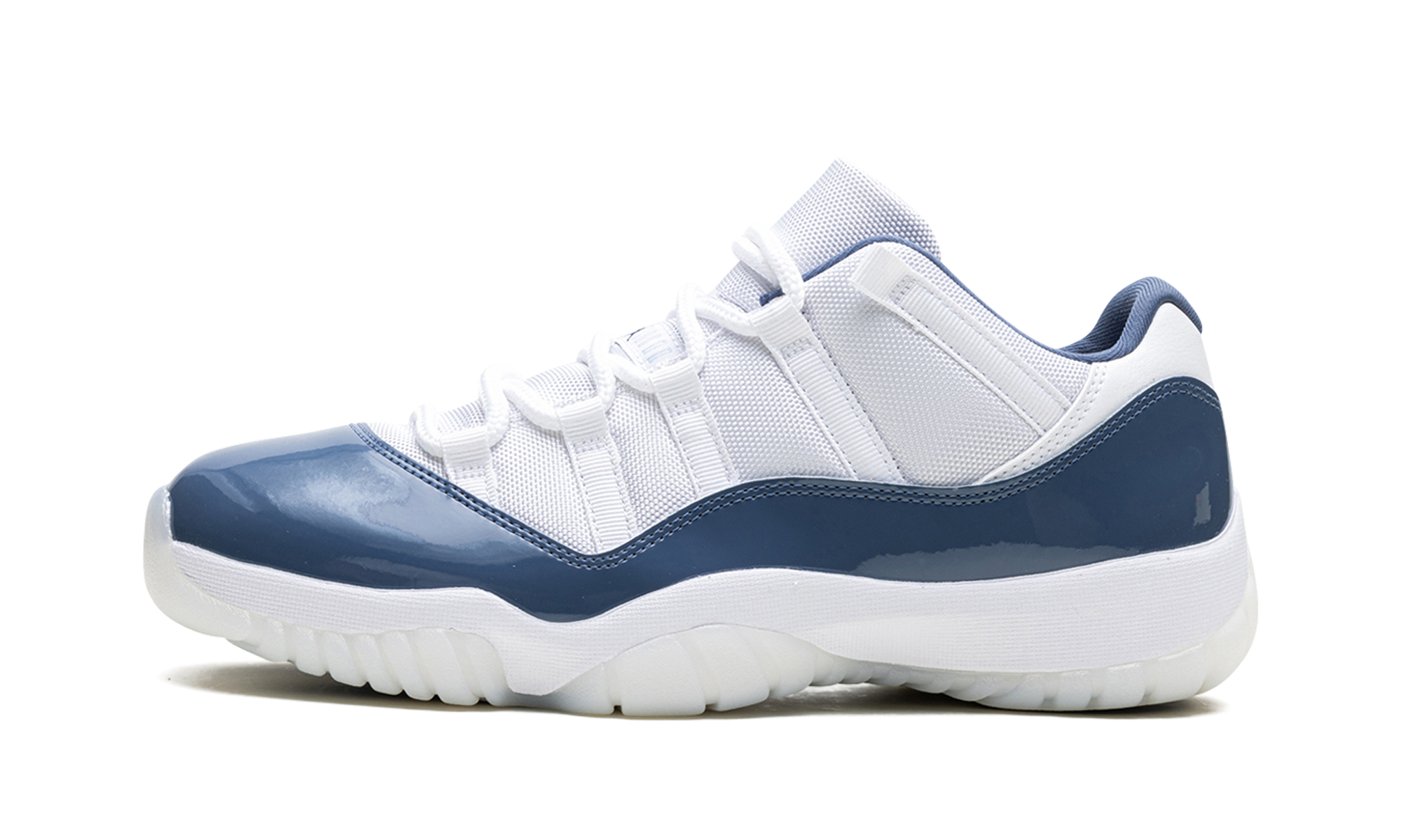 Jordan 11 Retro Low Diffused Blue