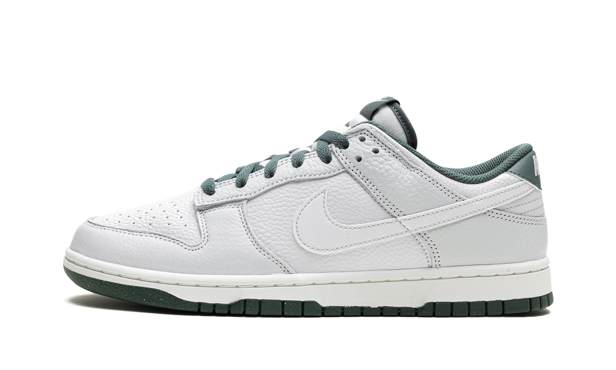 Nike Dunk Low Retro SE Photon Dust Vintage Green